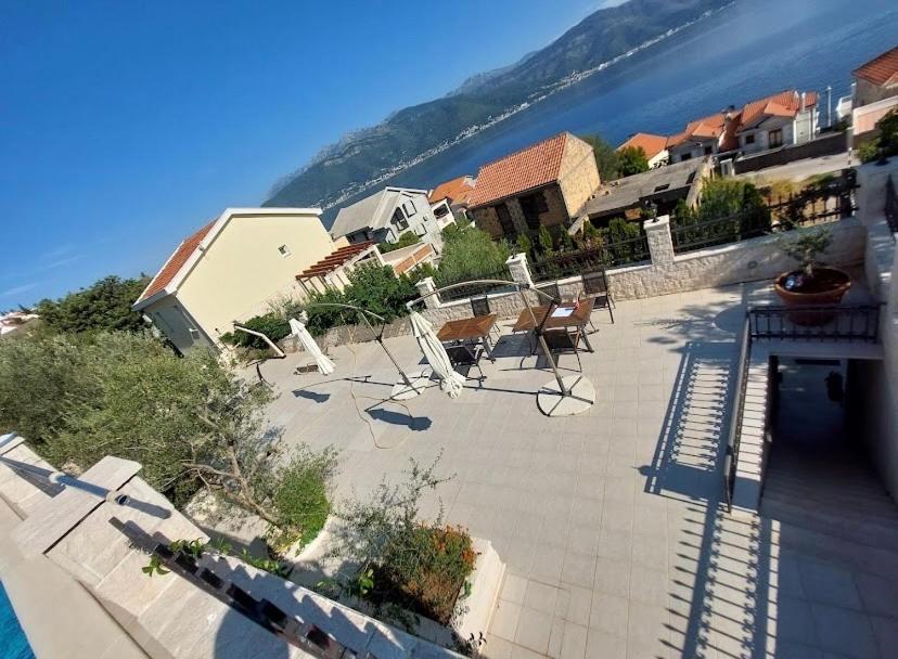 Villa Mare Apartments Tivat Exteriör bild