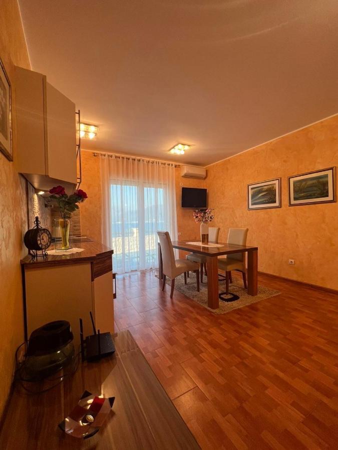 Villa Mare Apartments Tivat Exteriör bild